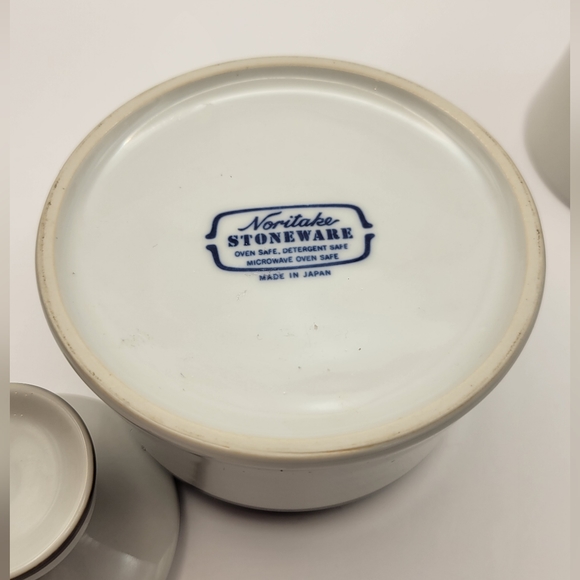 Vintage Noritake Stoneware Creamer and Sugar. - Picture 7 of 8